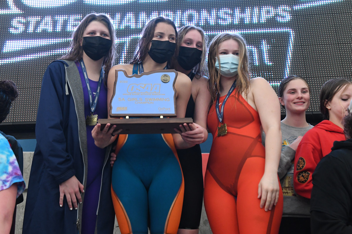 30.GIRLS-1ST